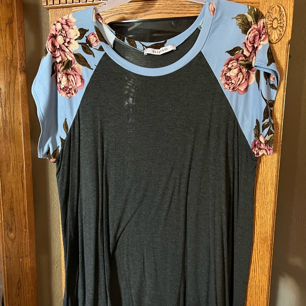 Woman’s Top 3xl Elleness